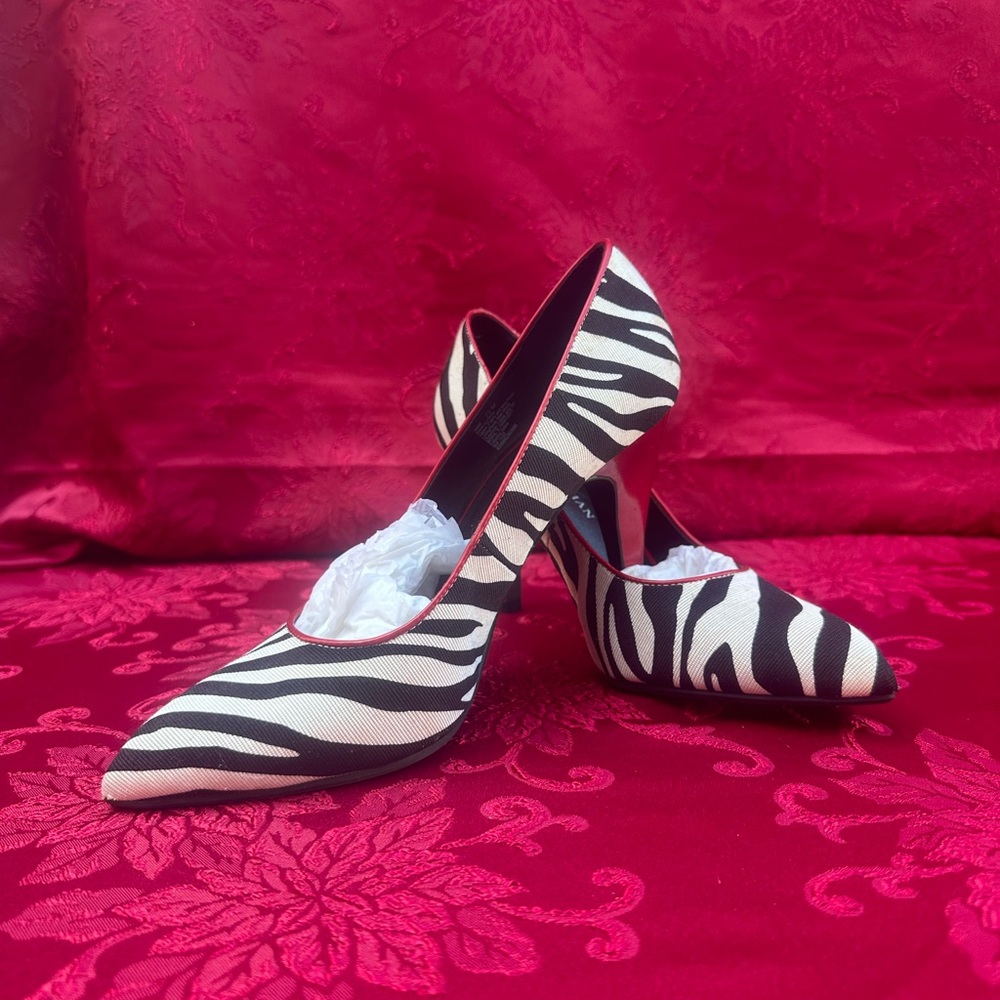 Dana Buchman Black and White Zebra Print Heels